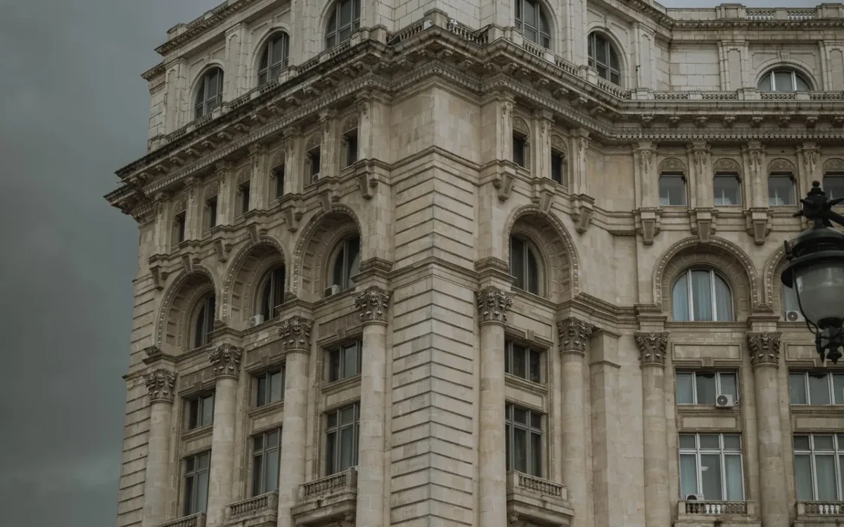 Fațada Palatului Parlamentului din București