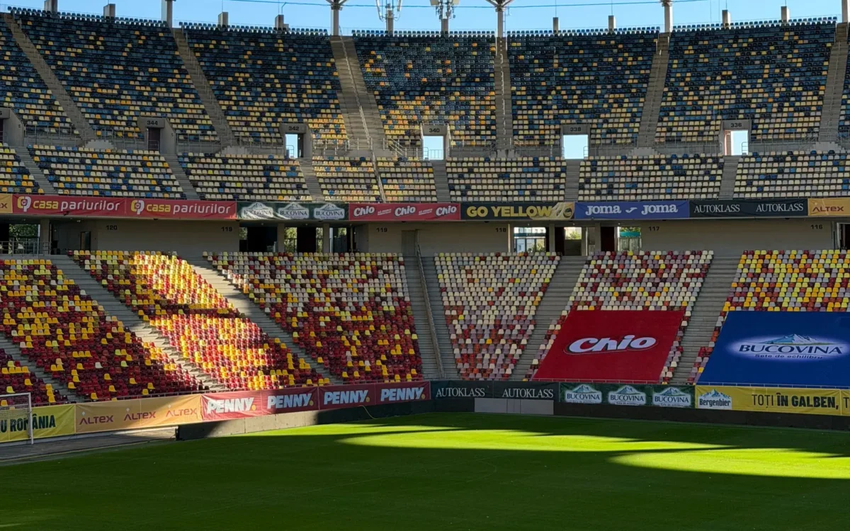Tribunele și terenul Arenei Naționale din București